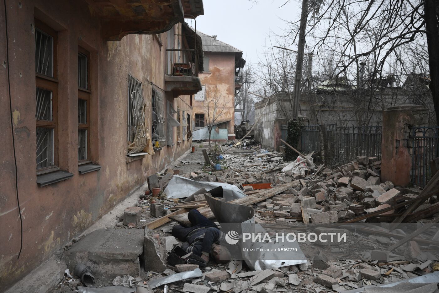 Бойцы НМ ДНР на передовой в Мариуполе