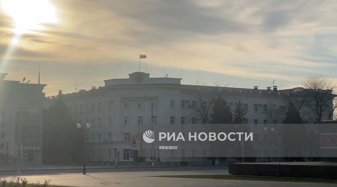 Над зданием горадминистрации Херсона водрузили  российский флаг