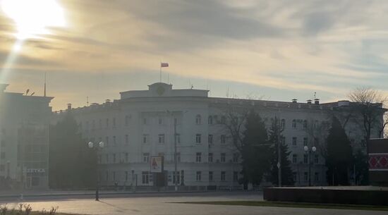 Над зданием горадминистрации Херсона водрузили  российский флаг