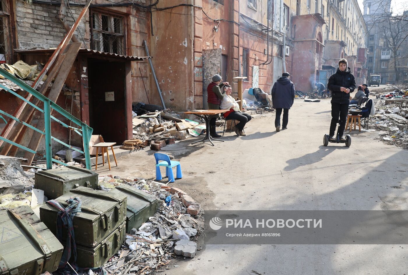 Продолжается освобождение Мариуполя