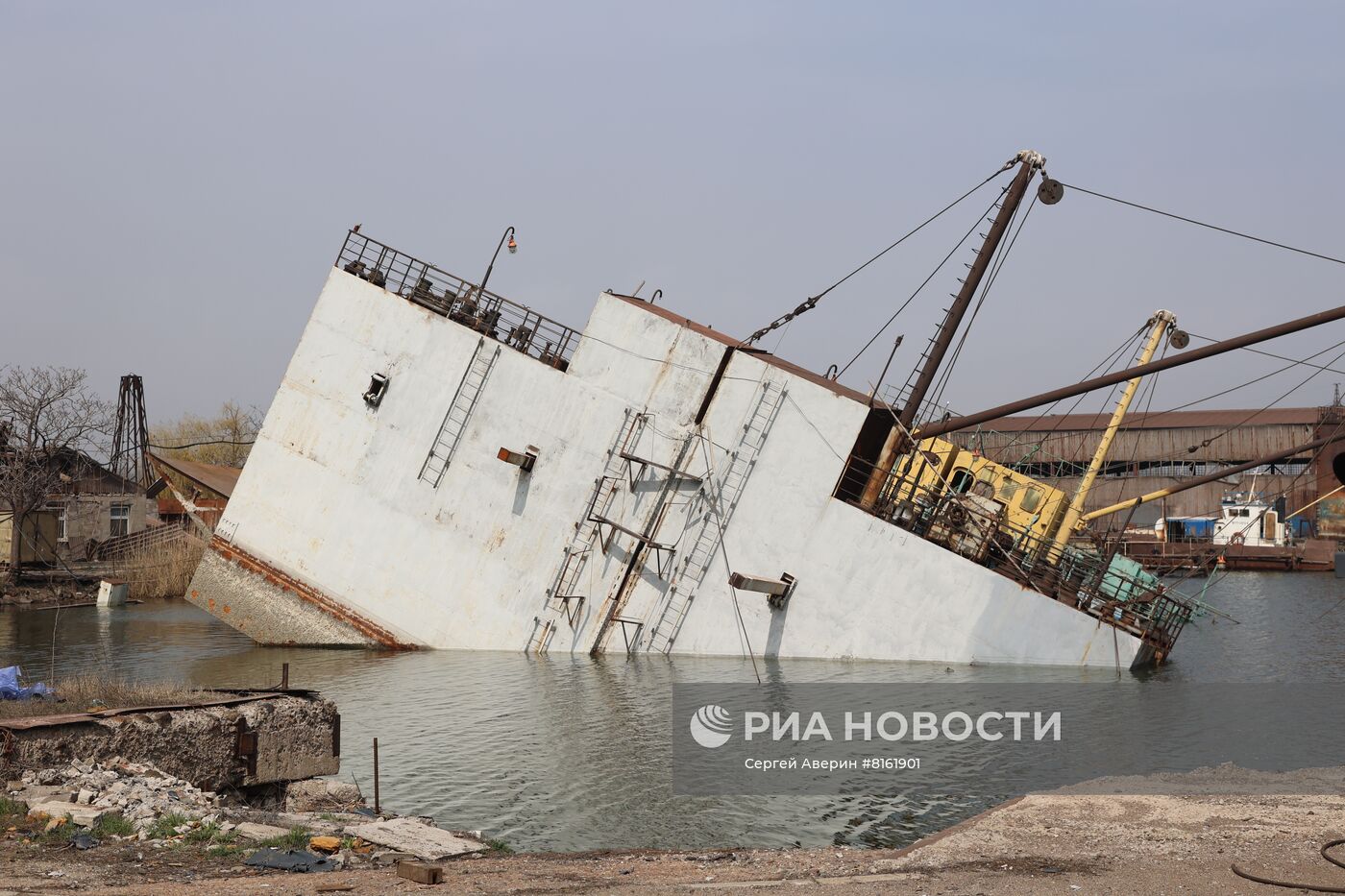 Продолжается освобождение Мариуполя