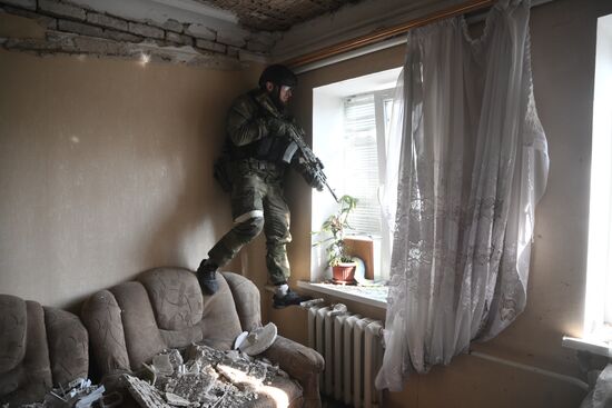 Бойцы спецназа МВД Чечни в Мариуполе