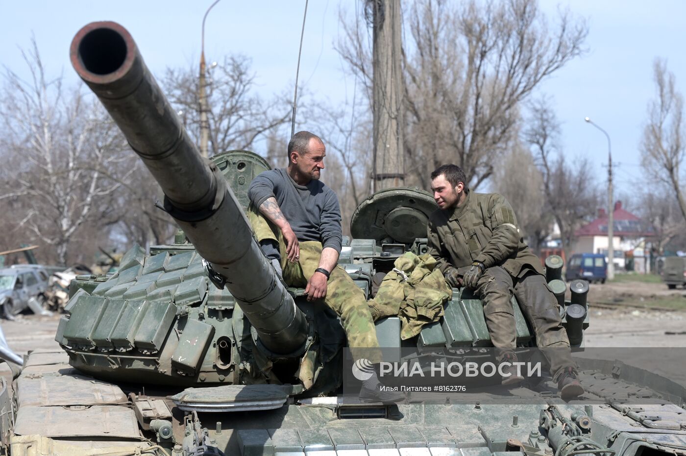 Продолжается освобождение Мариуполя