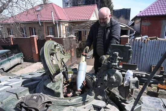 Продолжается освобождение Мариуполя