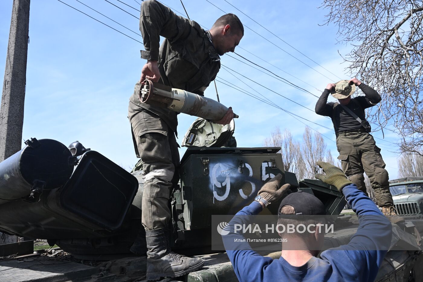 Продолжается освобождение Мариуполя