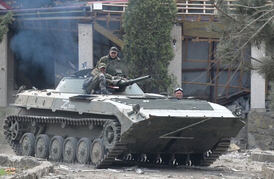 Продолжается освобождение Мариуполя