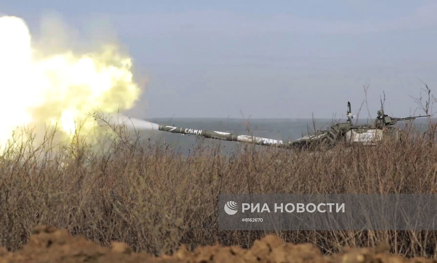 Экипажи танков ЗВО при освобождении населенного пункта Топольское Харьковской области