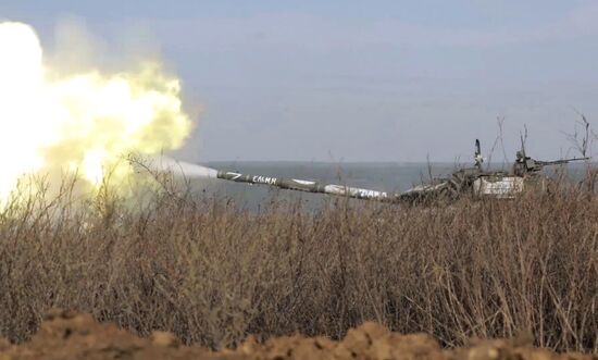 Экипажи танков ЗВО при освобождении населенного пункта Топольское Харьковской области