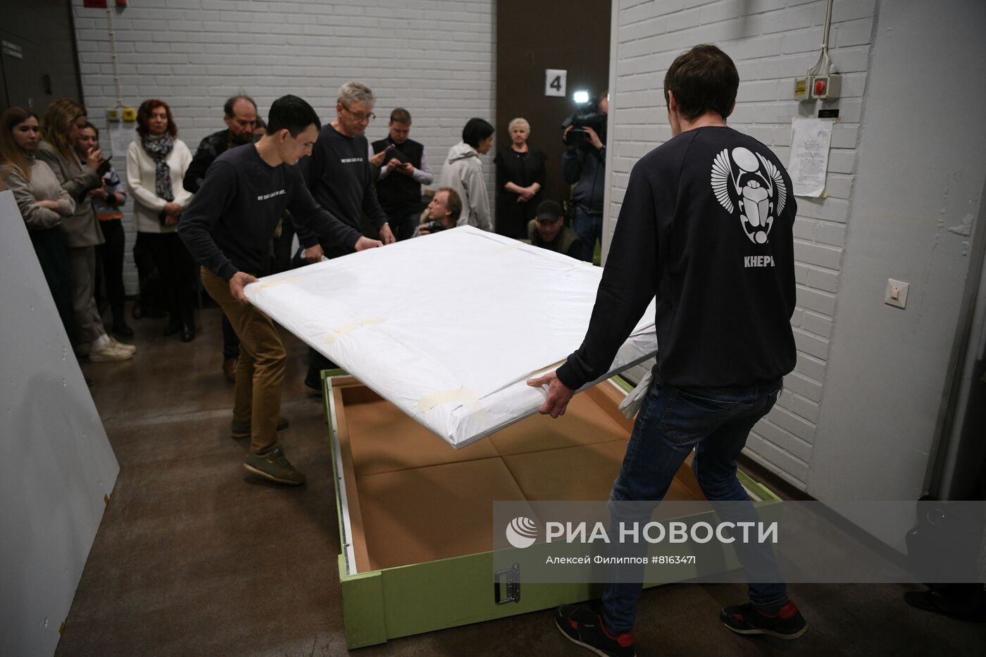 Возвращение российских картин с выставок из Италии и Японии в Россию