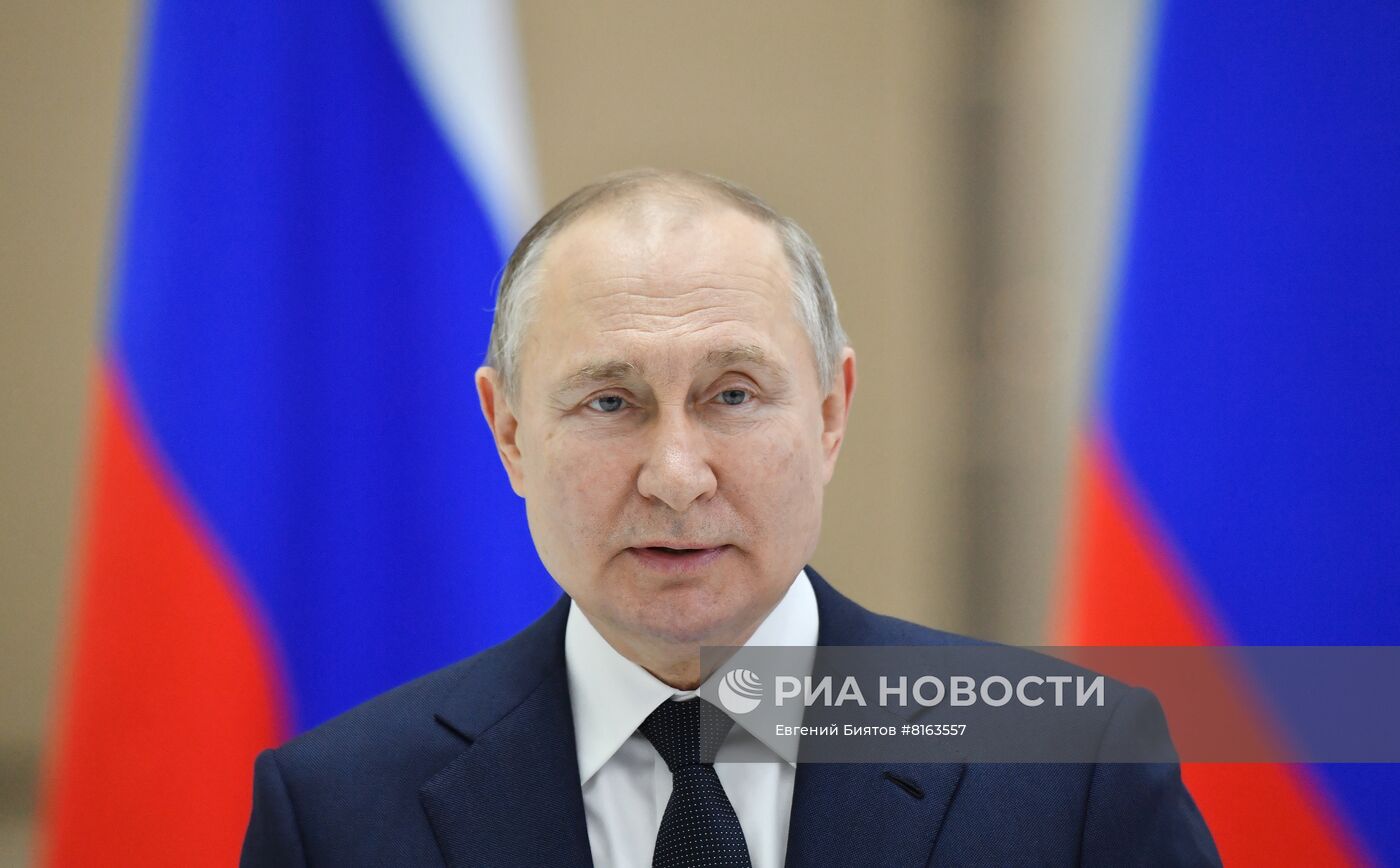 Рабочая поездка президента РФ В. Путина в Дальневосточный федеральный округ