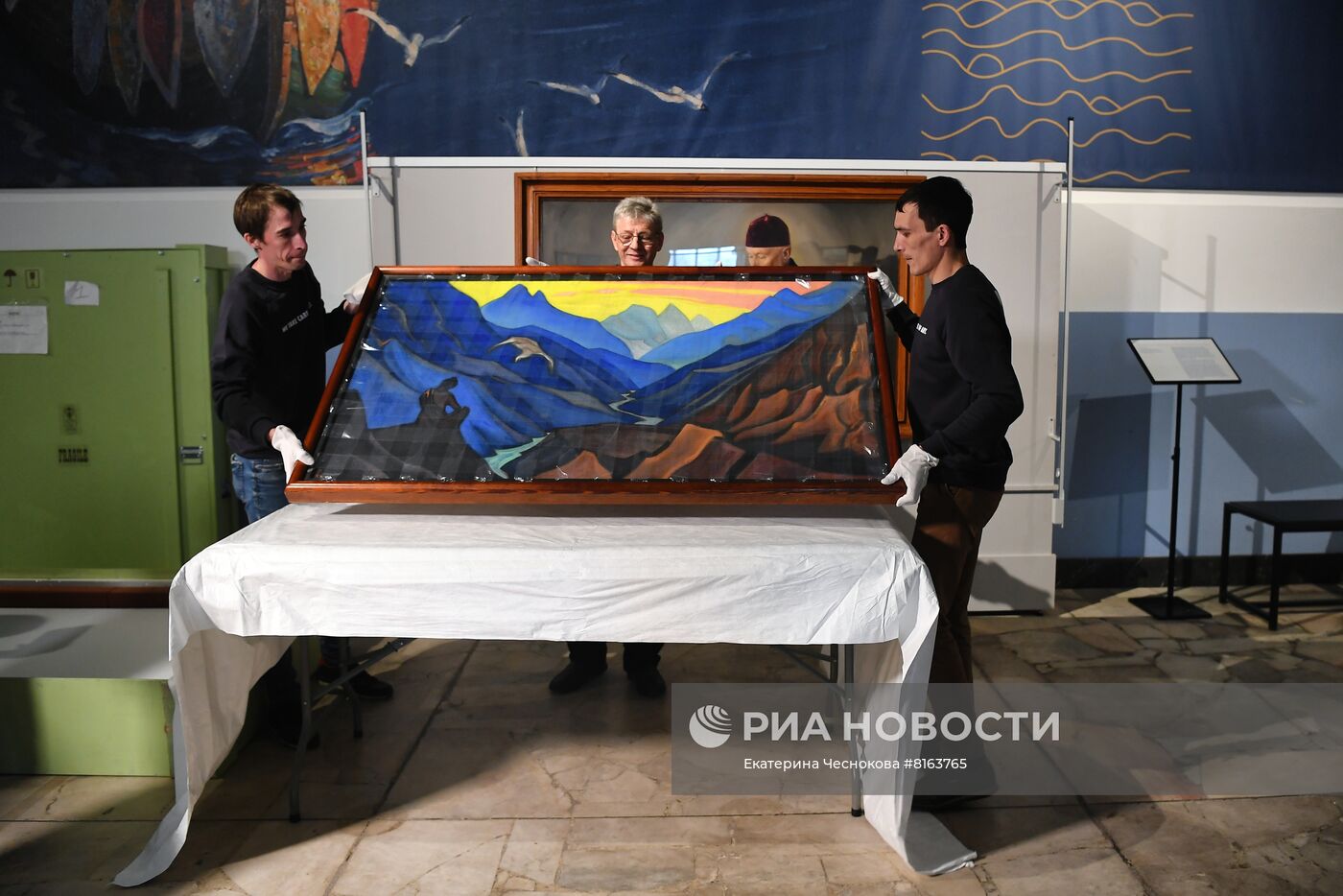 Возвращение российских картин с выставок из Италии и Японии в Россию