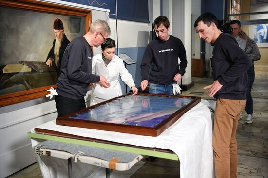 Возвращение российских картин с выставок из Италии и Японии в Россию