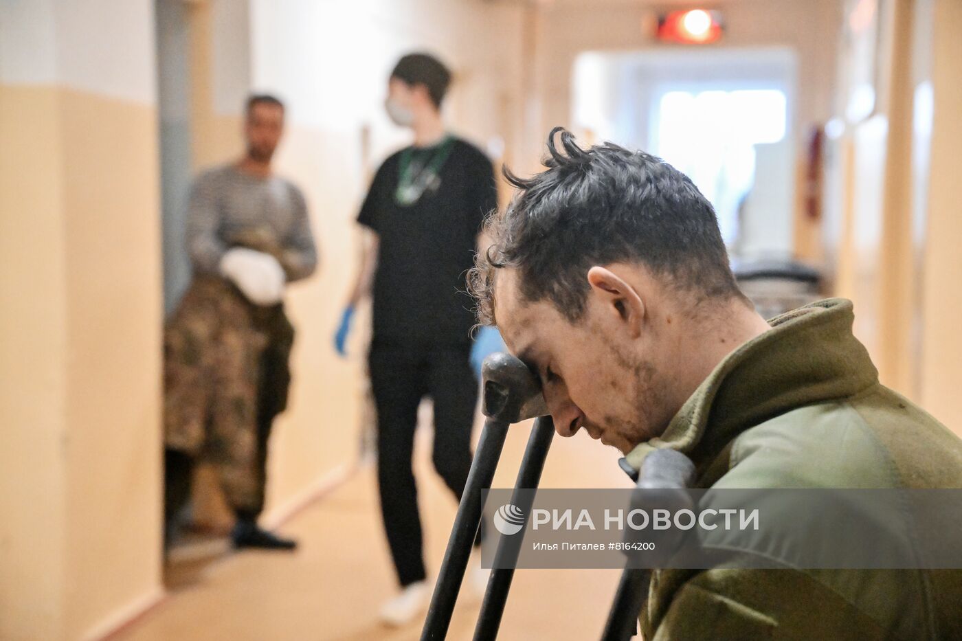 Военнопленным ВСУ оказывают помощь в Новоазовской ЦРБ