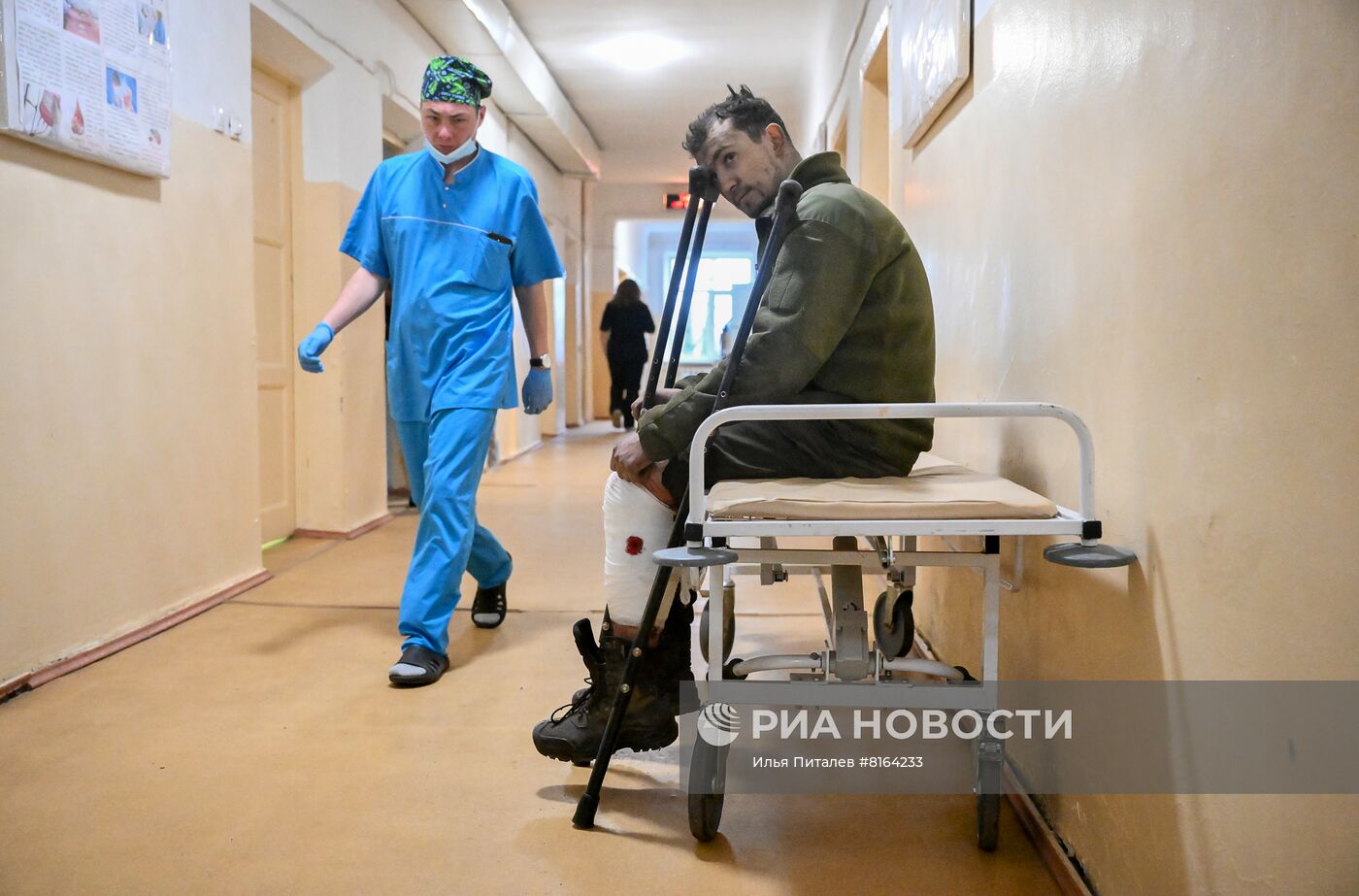 Военнопленным ВСУ оказывают помощь в Новоазовской ЦРБ