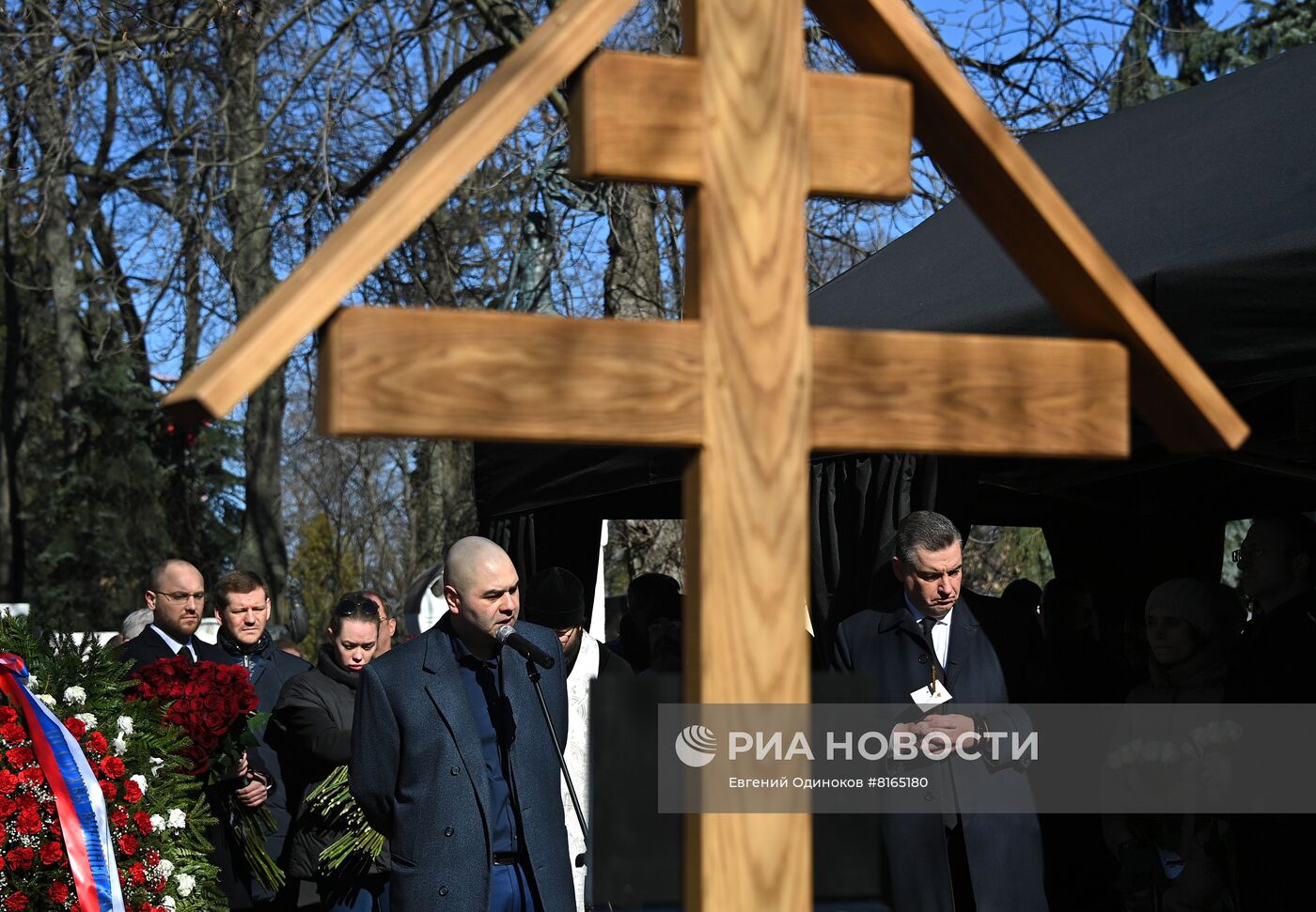 Мероприятие памяти  Владимира Жириновскому на Новодевичьем кладбище