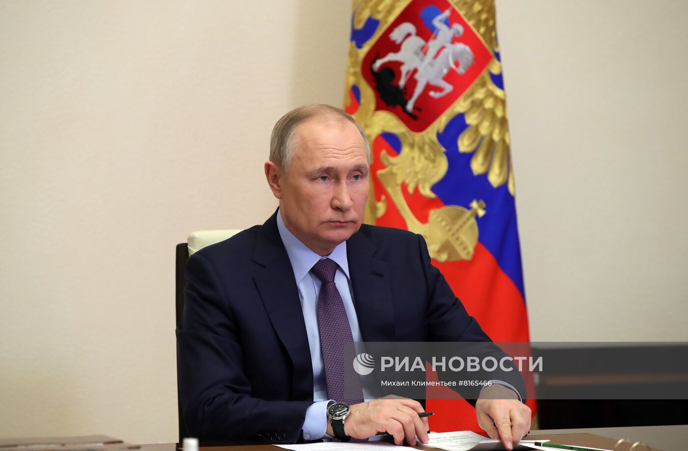 Президент РФ В. Путин провел совещание о текущей ситуации в нефтегазовом секторе