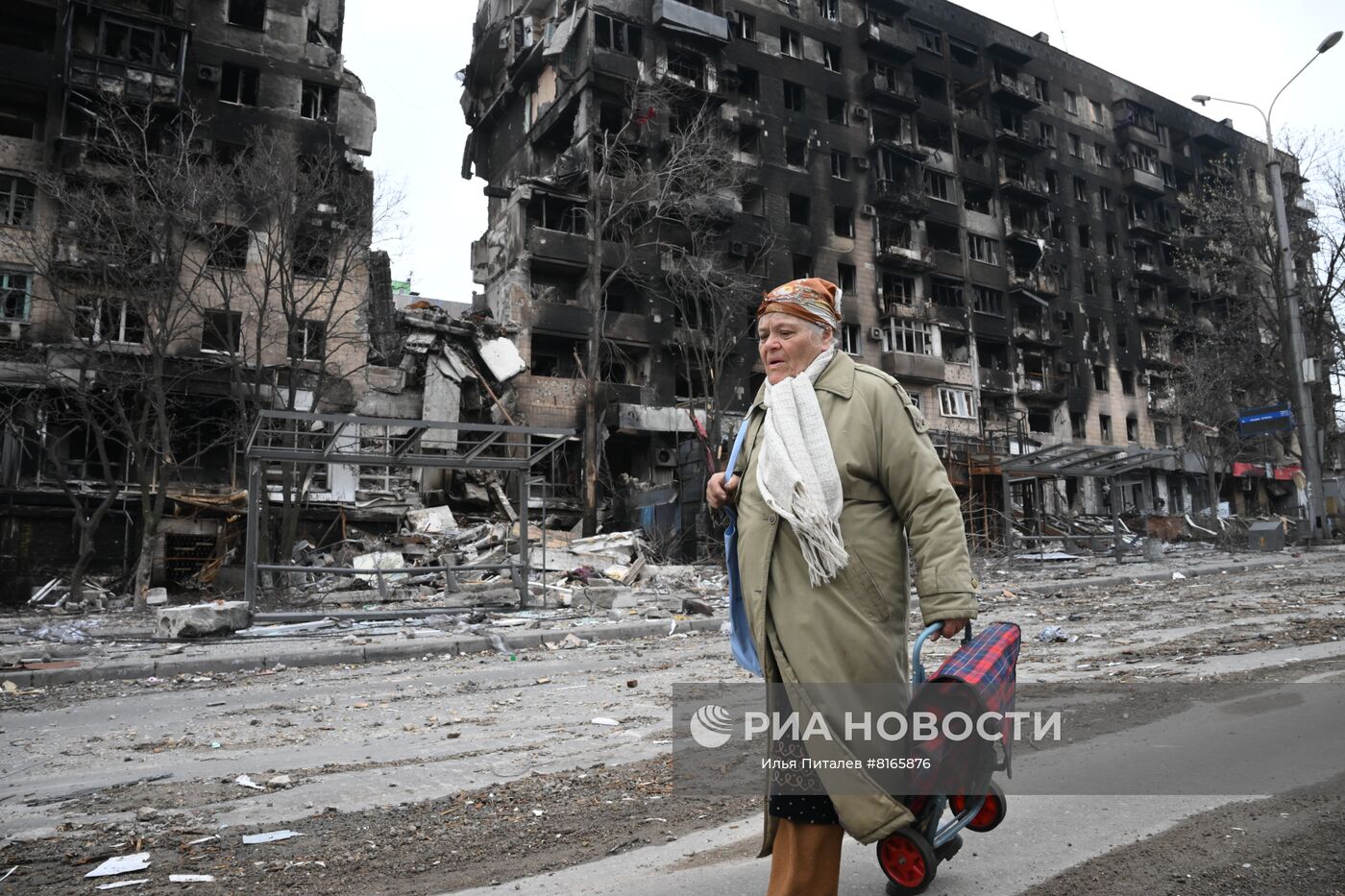Продолжается освобождение Мариуполя