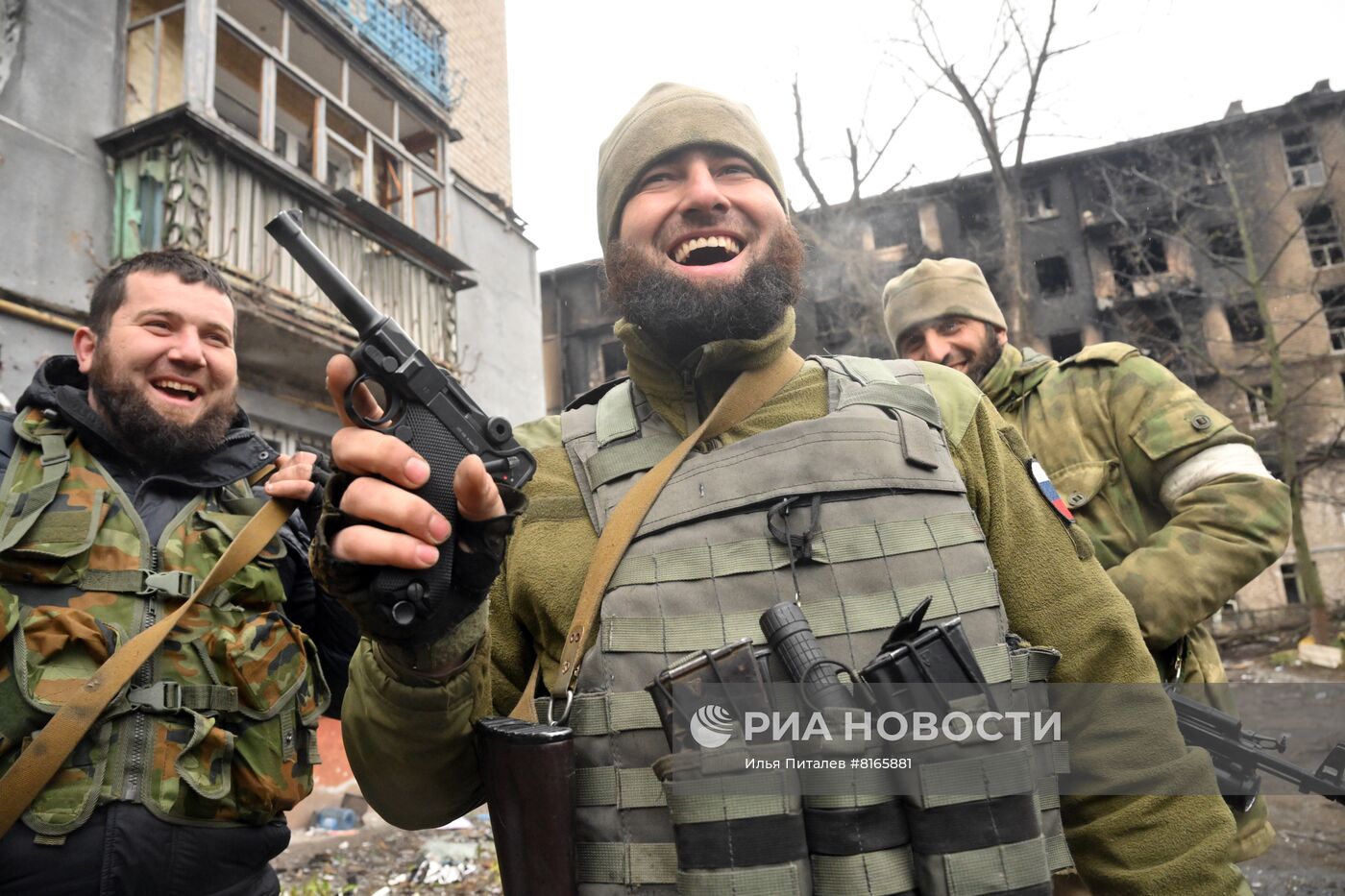 Продолжается освобождение Мариуполя