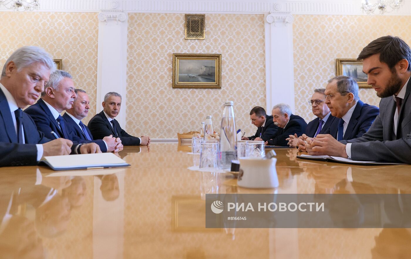 Встреча главы МИД РФ С. Лаврова с председателем Ливанского христианского движения "Марода" С. Франжье