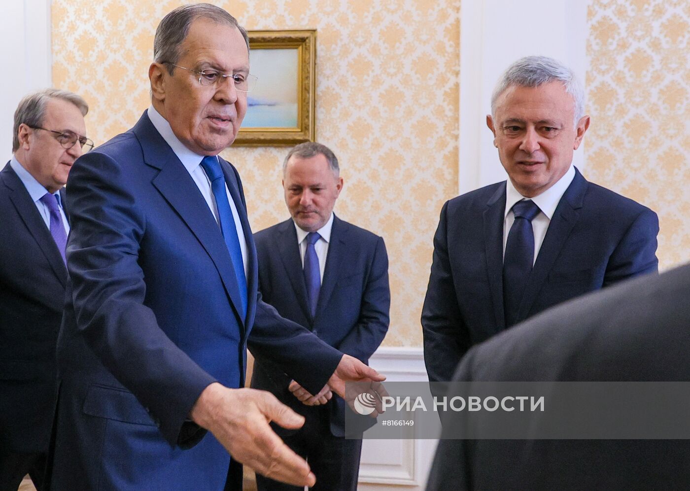 Встреча главы МИД РФ С. Лаврова с председателем Ливанского христианского движения "Марода" С. Франжье