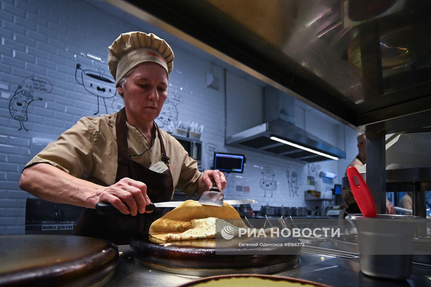 Работа ресторана русской кухни "Теремок"