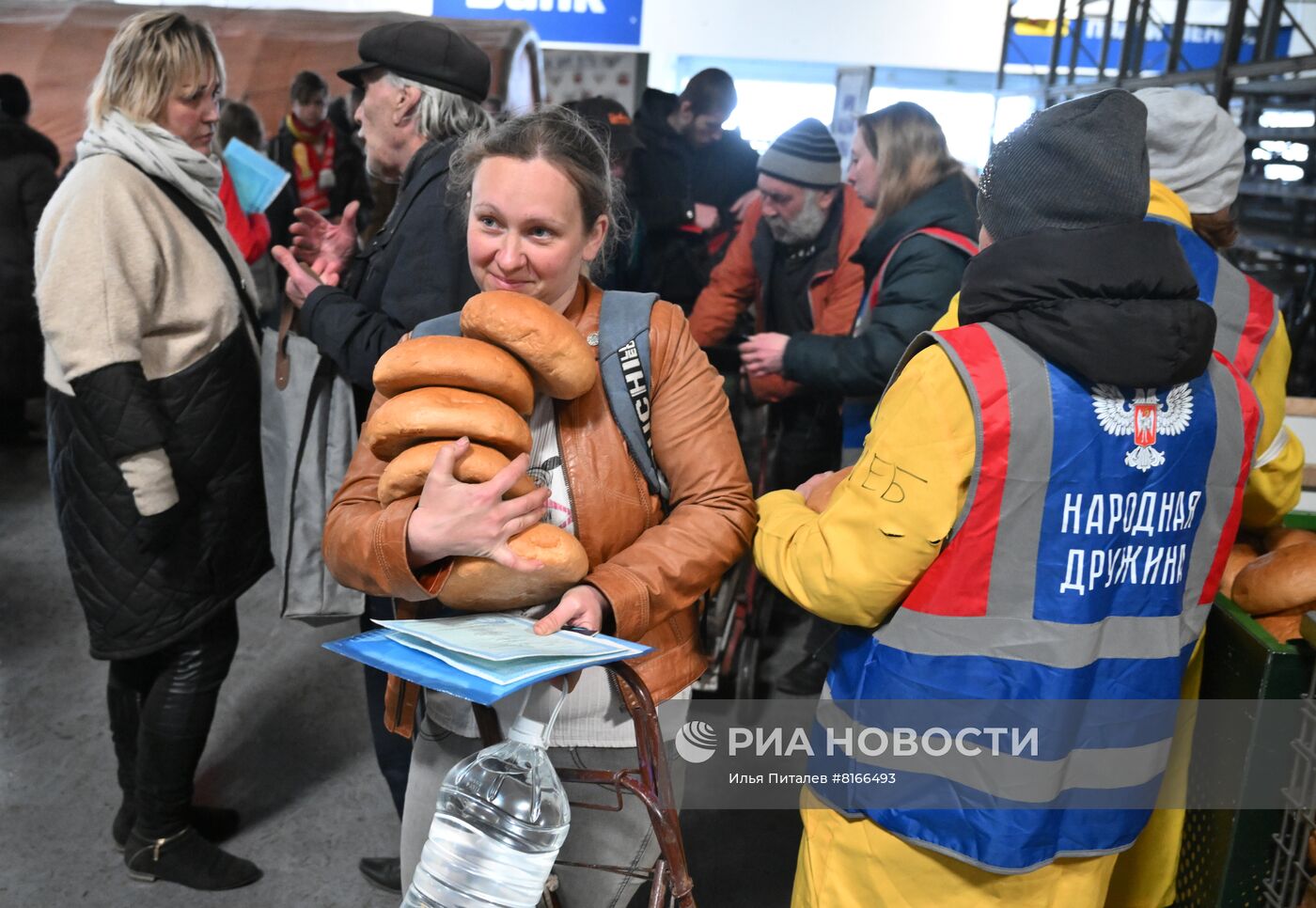 Центр гуманитарной помощи в Мариуполе