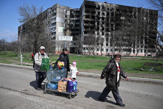 Центр гуманитарной помощи в Мариуполе