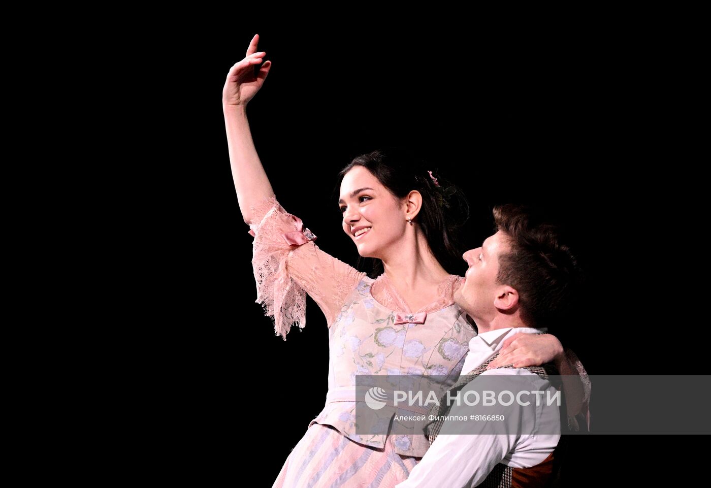 Юбилейное гала-шоу "Ледниковый период"