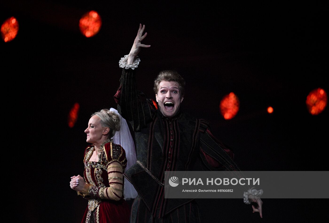 Юбилейное гала-шоу "Ледниковый период"