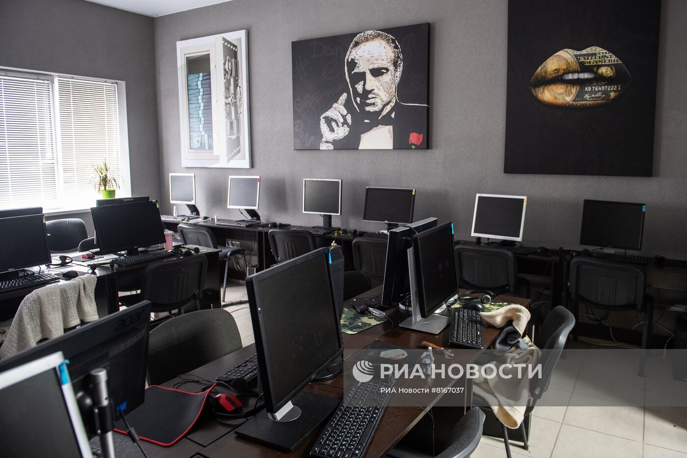 Силовики нашли брошенный колл-центр телефонных мошенников в Бердянске