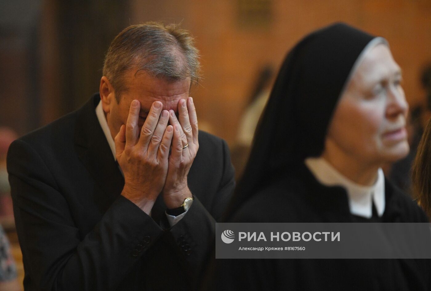 Празднование католической Пасхи в России