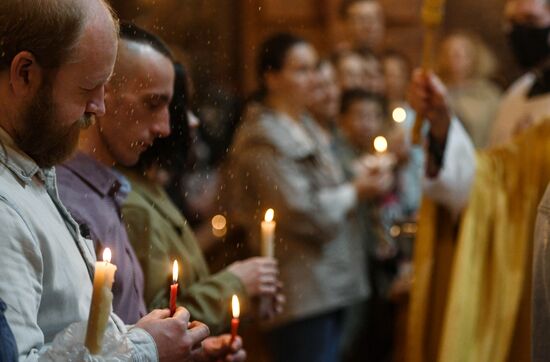 Празднование католической Пасхи в России