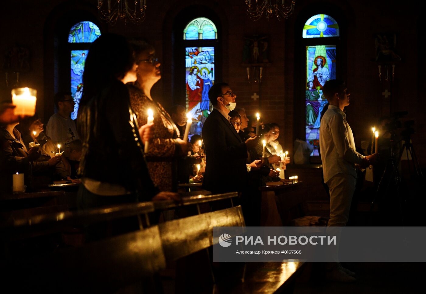 Празднование католической Пасхи в России