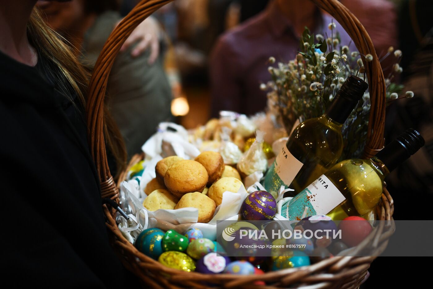 Празднование католической Пасхи в России