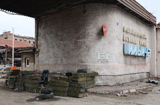 Мариупольский металлургический комбинат имени Ильича после освобождения от националистов