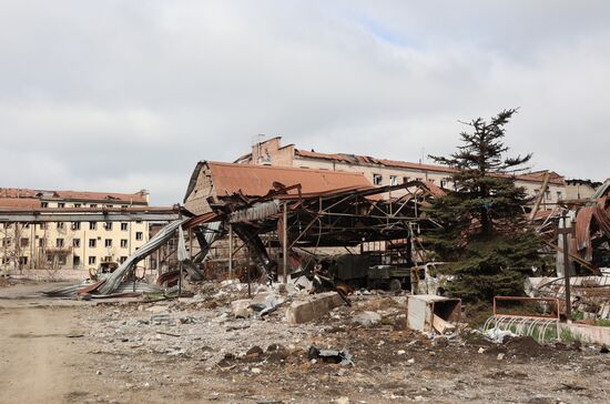 Мариупольский металлургический комбинат имени Ильича после освобождения от националистов