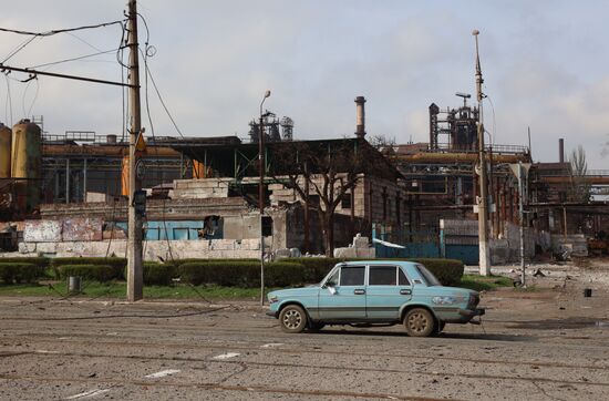 Мариупольский металлургический комбинат имени Ильича после освобождения от националистов