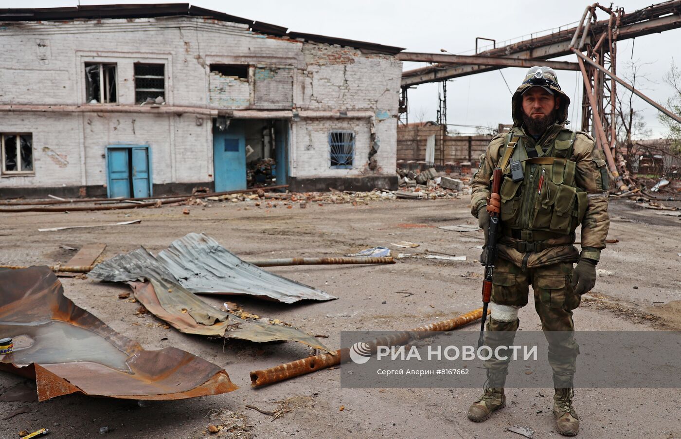 Мариупольский металлургический комбинат имени Ильича после освобождения от националистов