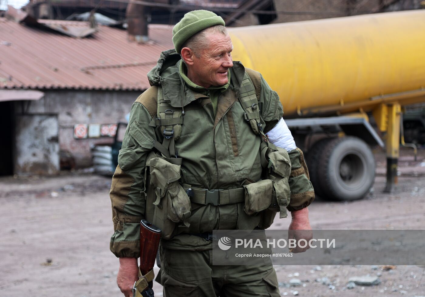 Мариупольский металлургический комбинат имени Ильича после освобождения от националистов