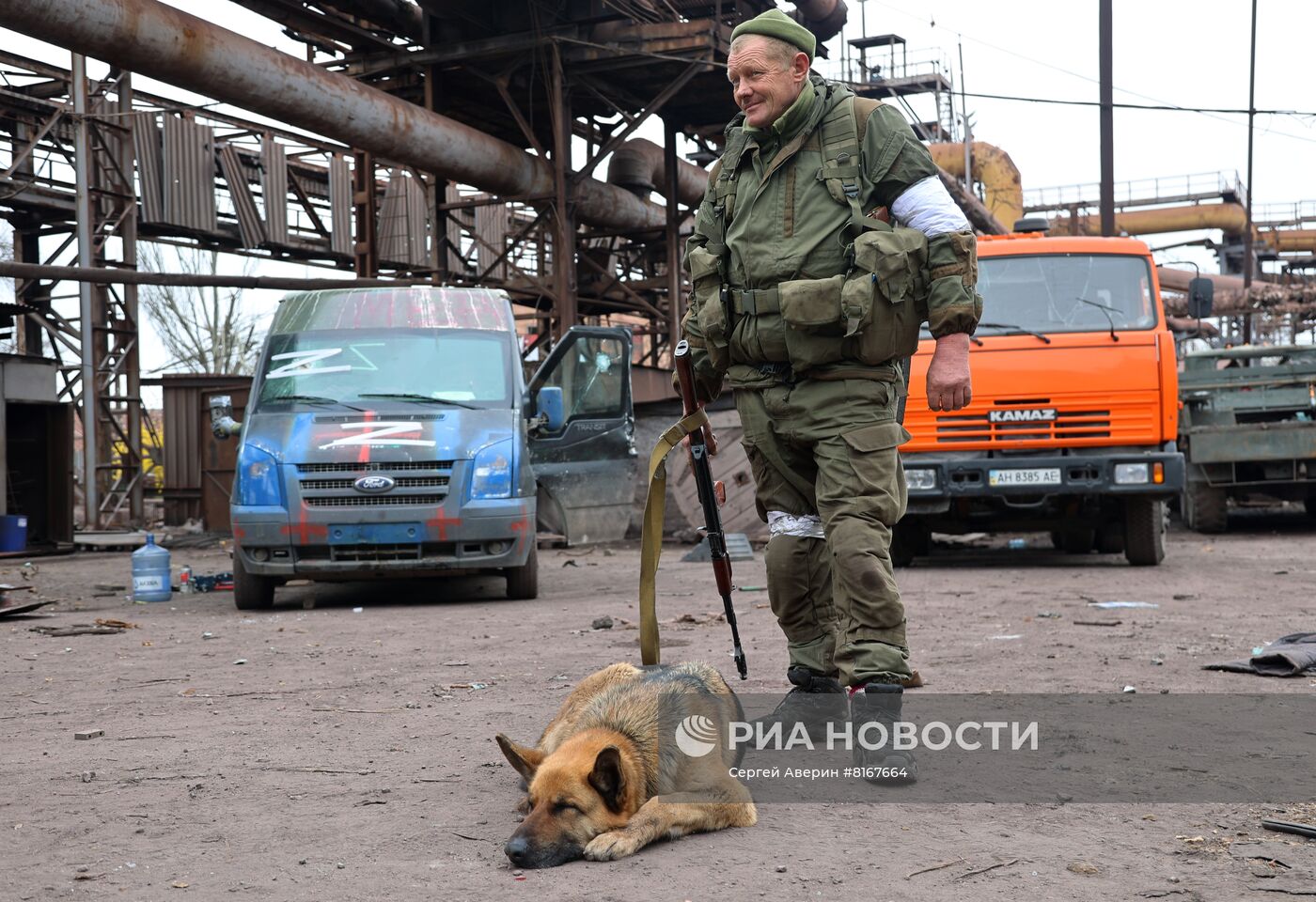 Мариупольский металлургический комбинат имени Ильича после освобождения от националистов