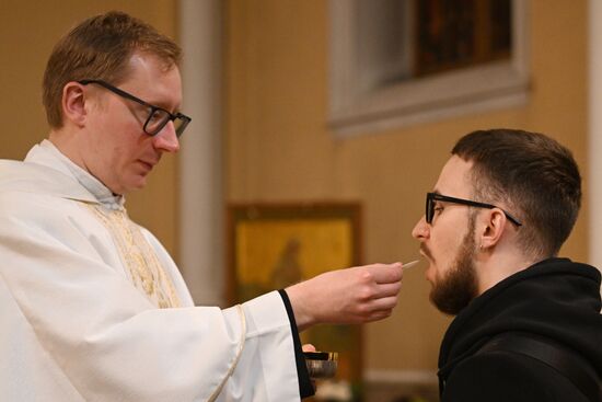 Празднование католической Пасхи в России