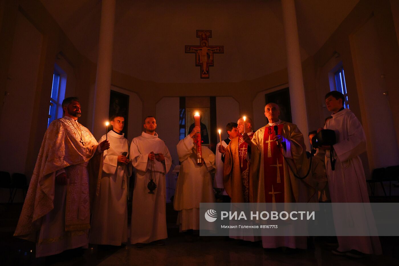 Празднование католической Пасхи в России