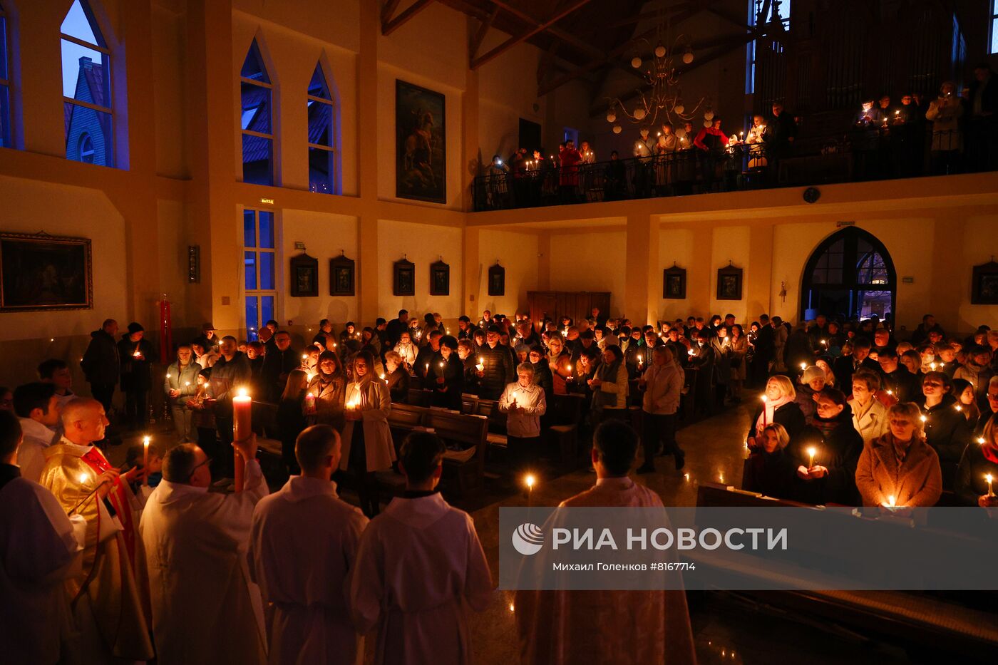 Празднование католической Пасхи в России