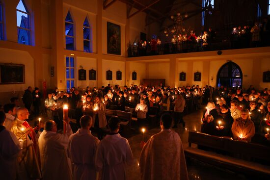 Празднование католической Пасхи в России