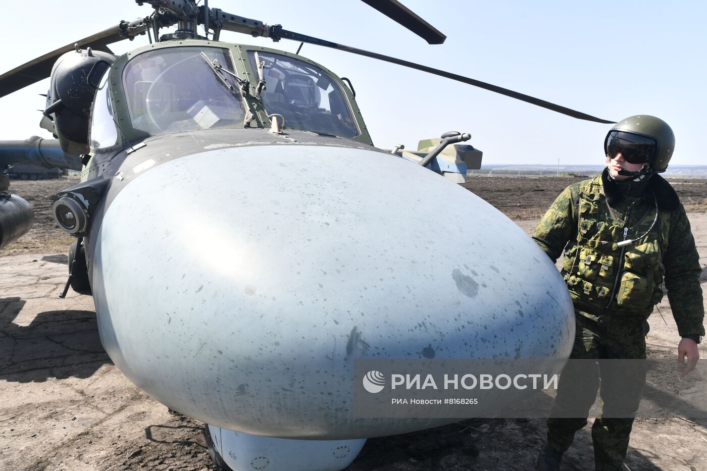 Работа экипажей вертолётов по прикрытию и сопровождению колонн на Харьковском направлении спецоперации