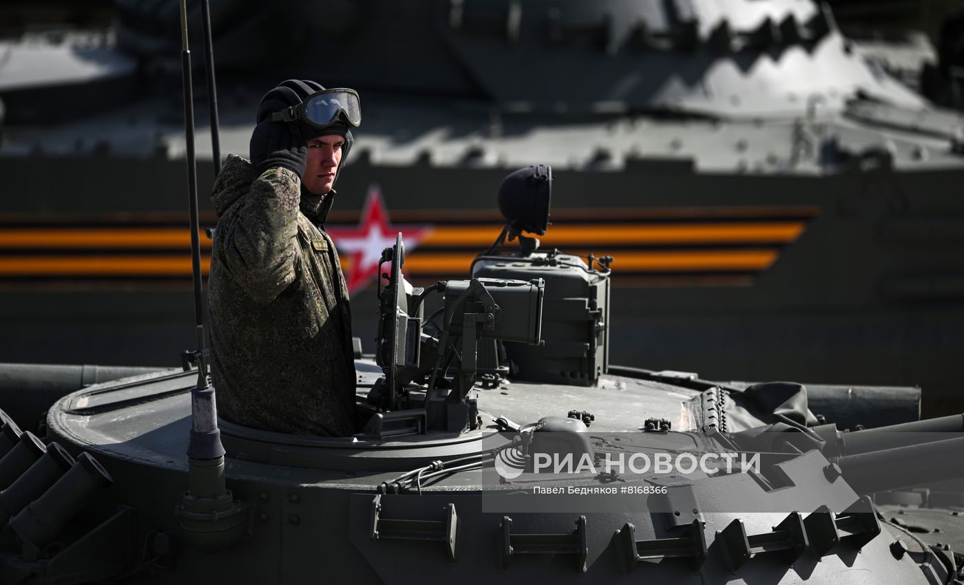 Совместная репетиция парада Победы на полигоне Алабино 