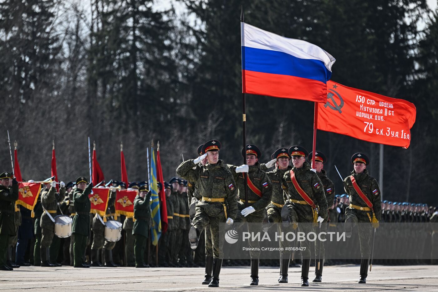 Совместная репетиция парада Победы на полигоне Алабино 