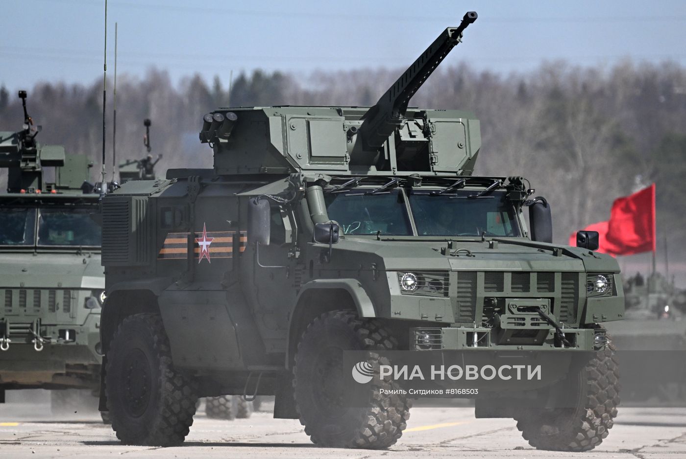 Совместная репетиция парада Победы на полигоне Алабино