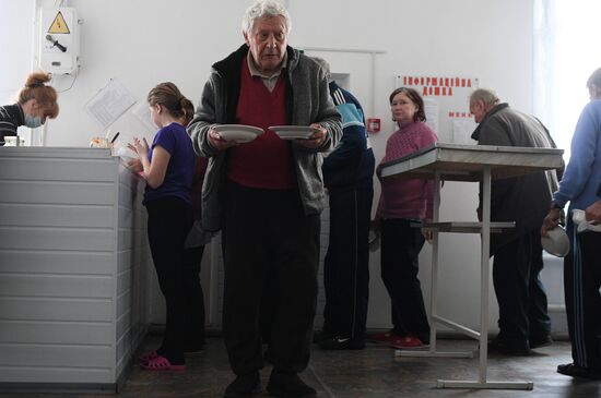 Беженцы из Рубежного в школе города Старобельска