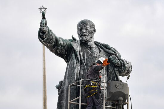 Начало сезона промывок памятников в Санкт-Петербурге